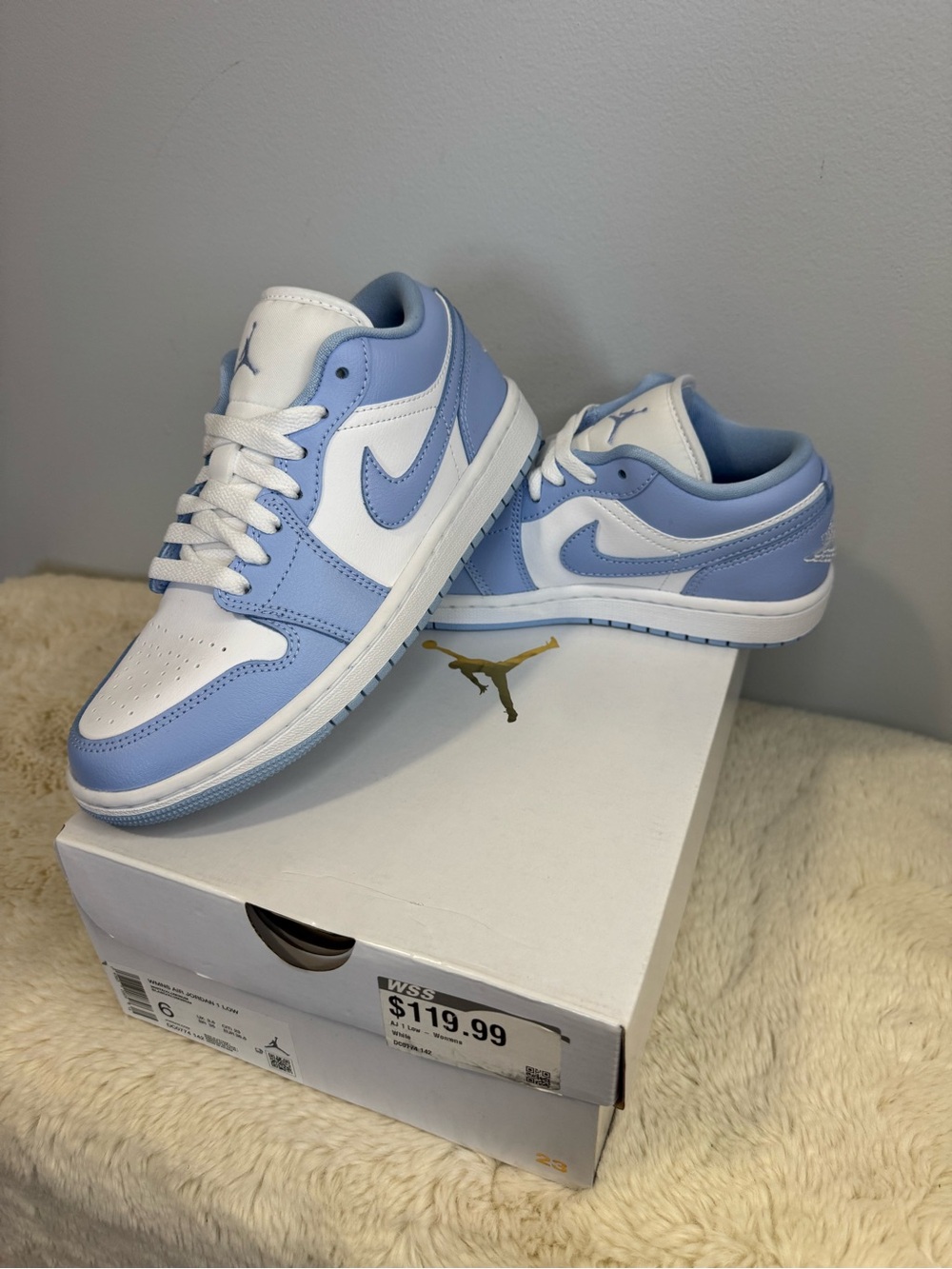 Nike Air Jordan 1 Low - White/Light Blue Women's Sneakers